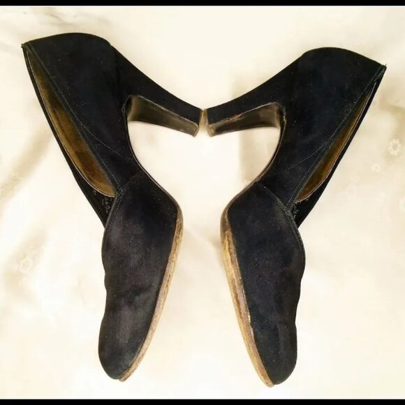 50s Vintage Black Baby Doll Pumps Heels Shoes, Sweetheart Vamp, Suede - Picture 2 of 15